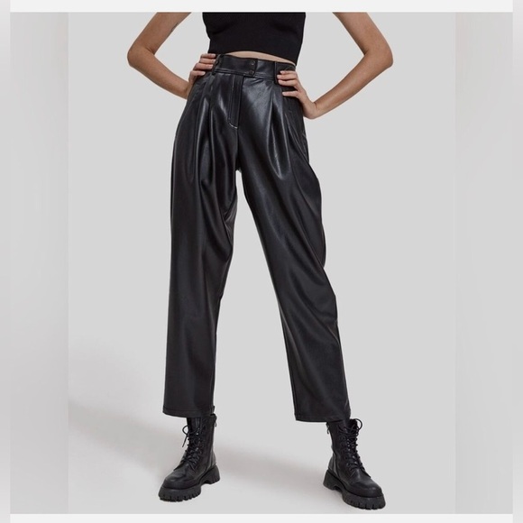 Free People Faux Black Leather Pleated Front Trouser Pants Pockets size 4 - Picture 1 of 11